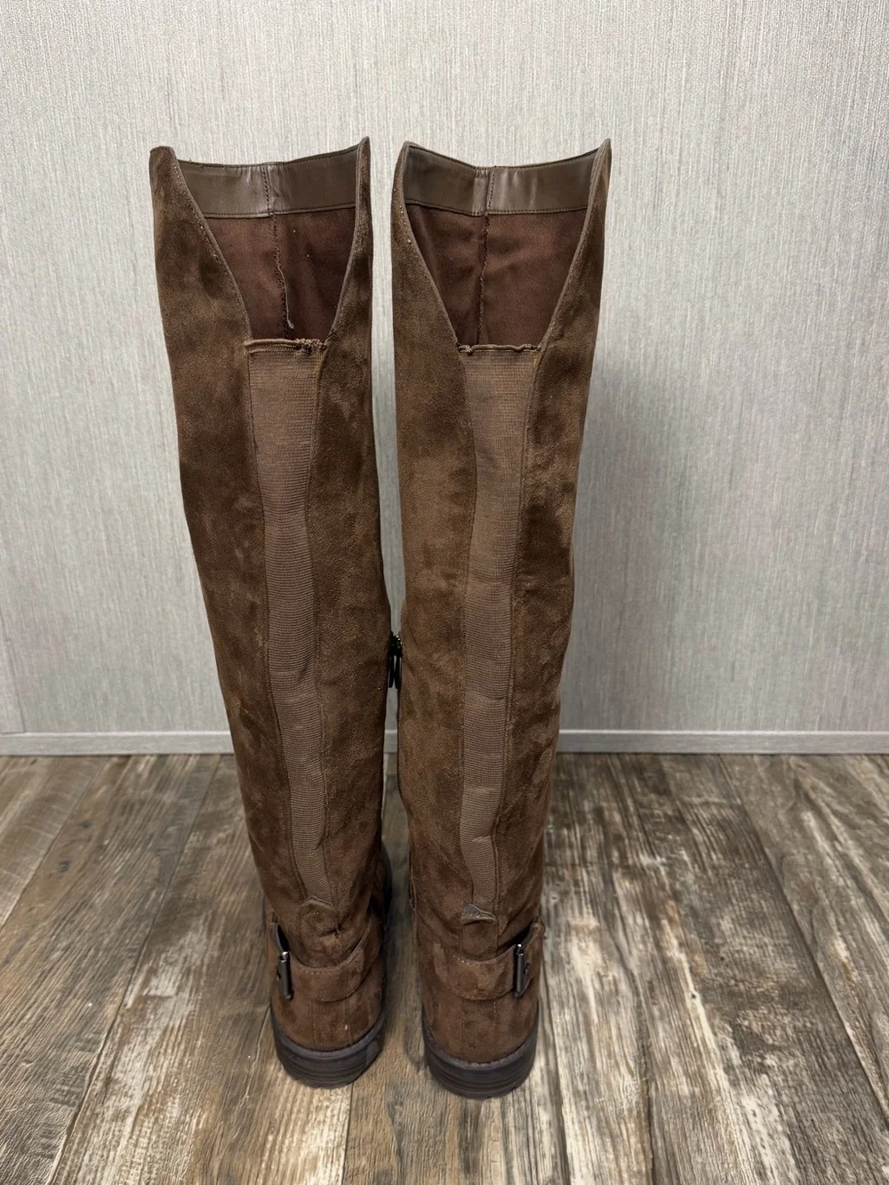 Bass Women's Brown Knee-High Boots - Classic Riding Style